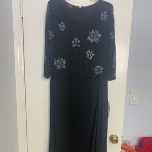 J KARA black and silver beaded gown sheer sleeves size 8 amazing condition